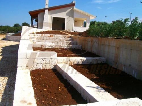 Ingressi e colonne in pietra Bari