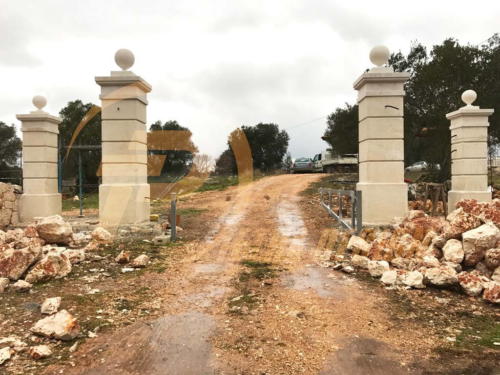 Ingressi e colonne in pietra Bari